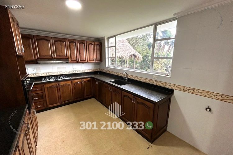 Casa de 6 alcobas en venta en Loma Del Escobero, Envigado, 350 m² · foto 12 de 24