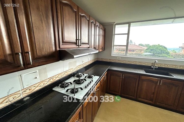 Casa de 6 alcobas en venta en Loma Del Escobero, Envigado, 350 m² · foto 13 de 24