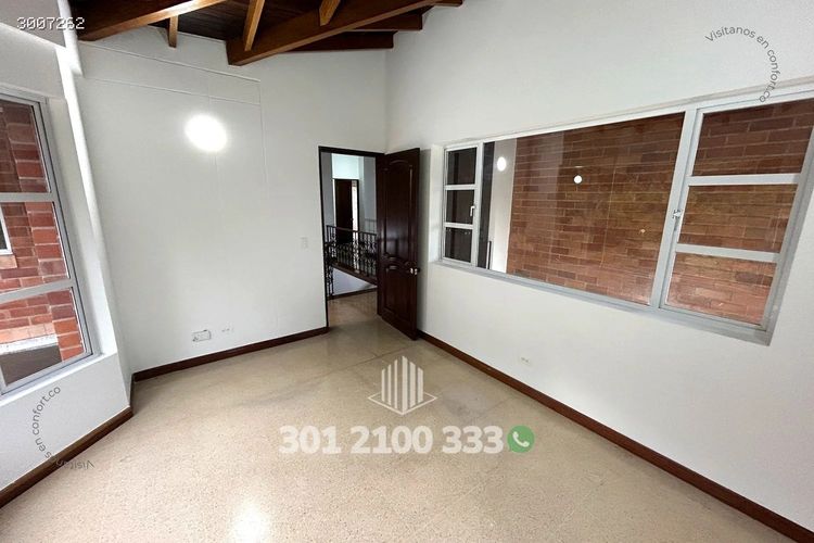 Casa de 6 alcobas en venta en Loma Del Escobero, Envigado, 350 m² · foto 21 de 24
