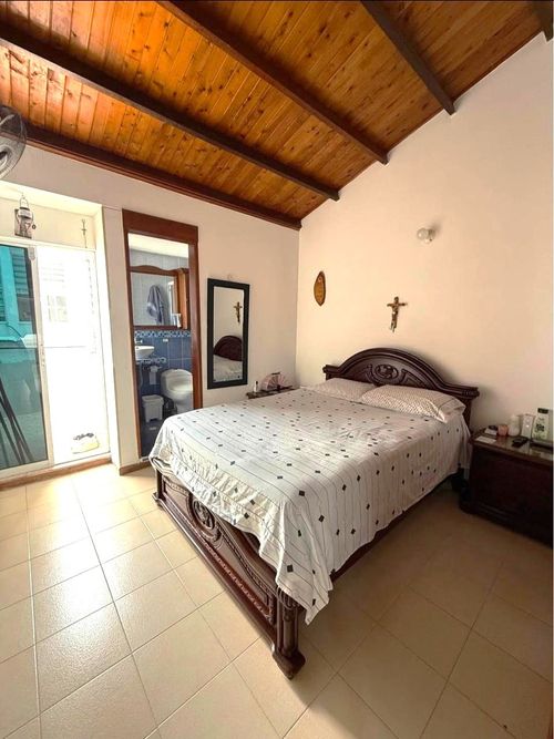 Casa de 4 alcobas en venta en El Bosque, Floridablanca, 100 m² · foto 3 de 9