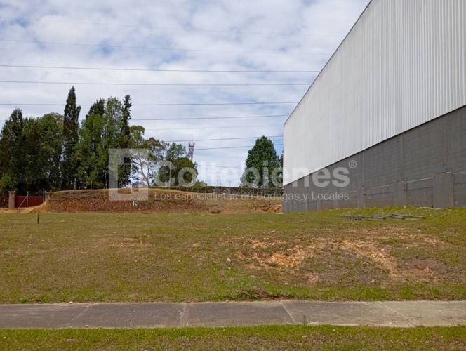 Lote en venta en La Mosquita, Guarne, 2345 m² · foto 5 de 13