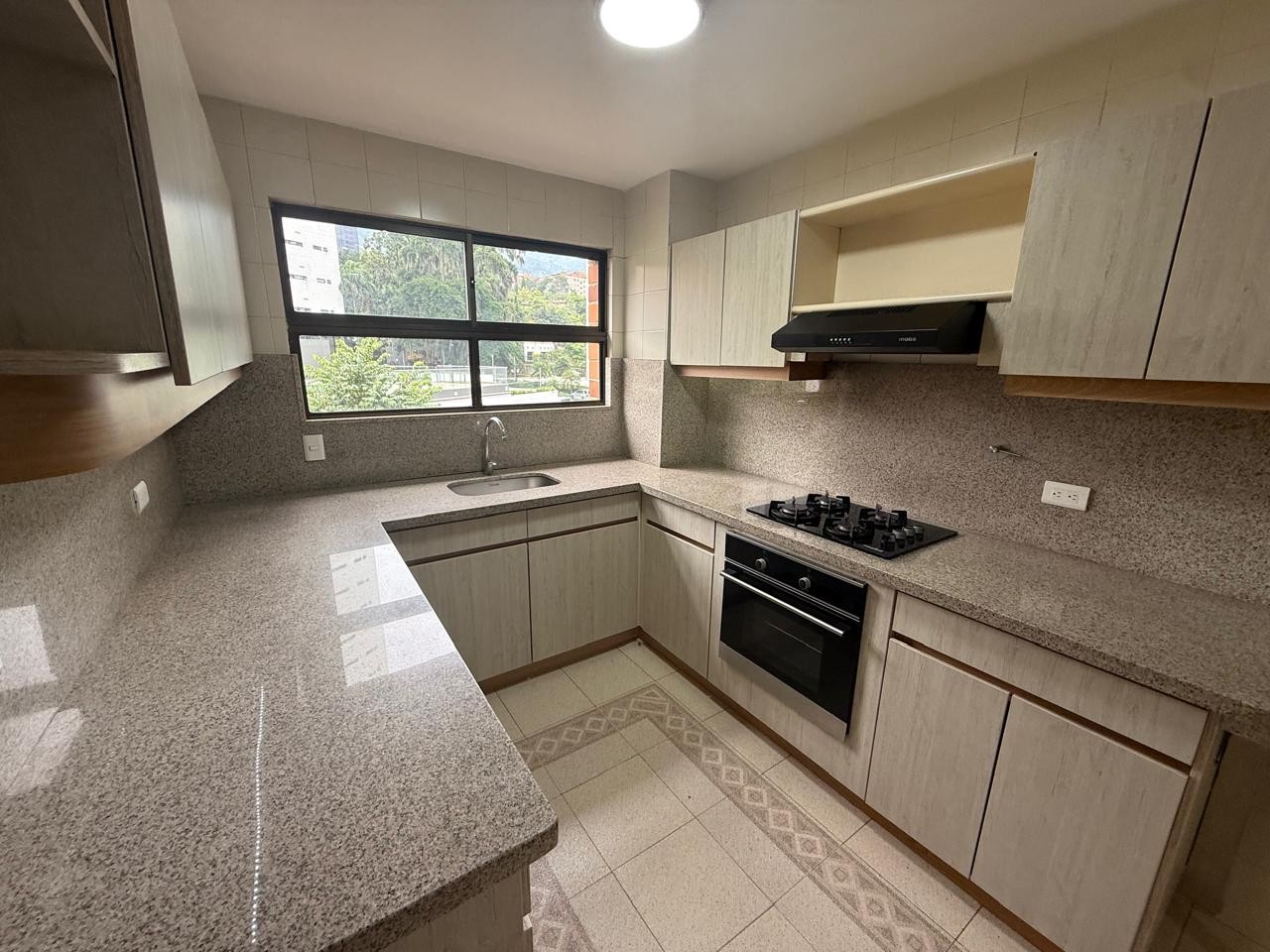 Apartamento en arriendo en San Lucas, Medellín · foto 2 de 20
