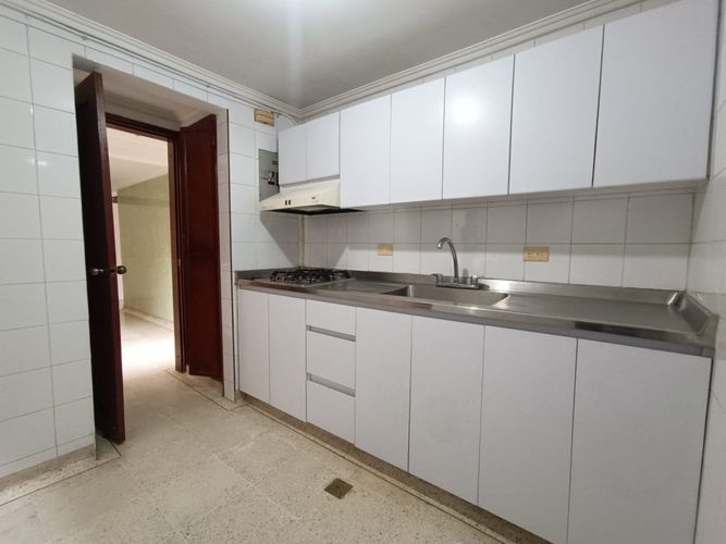 Apartamento de 2 alcobas en venta en Los Cambulos, Cali, 78 m² · foto 5 de 17