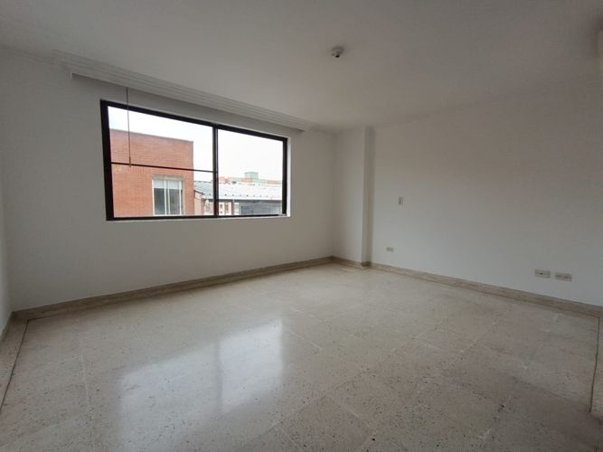 Apartamento de 2 alcobas en venta en Los Cambulos, Cali, 78 m² · foto 6 de 17