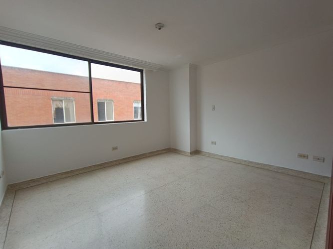 Apartamento de 2 alcobas en venta en Los Cambulos, Cali, 78 m² · foto 8 de 17