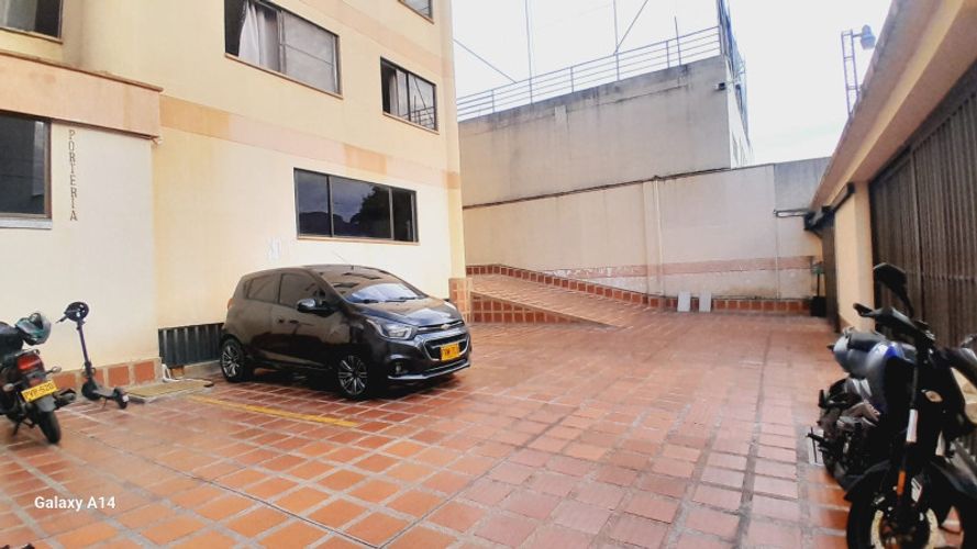 Apartamento de 2 alcobas en venta en Los Cambulos, Cali, 78 m² · foto 16 de 17