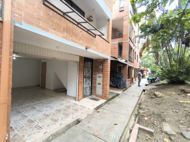 Local en arriendo en Niquia, Bello, 25 m² · foto 3 de 9