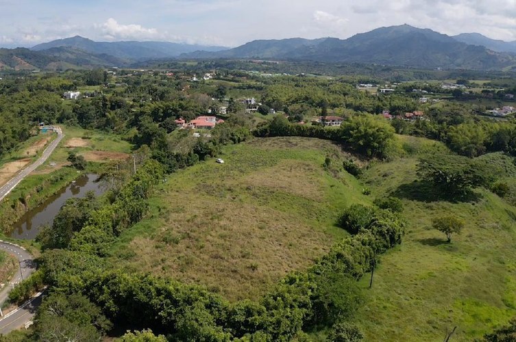 Lote en venta en Cerritos, Pereira, 18200 m² · foto 2 de 2