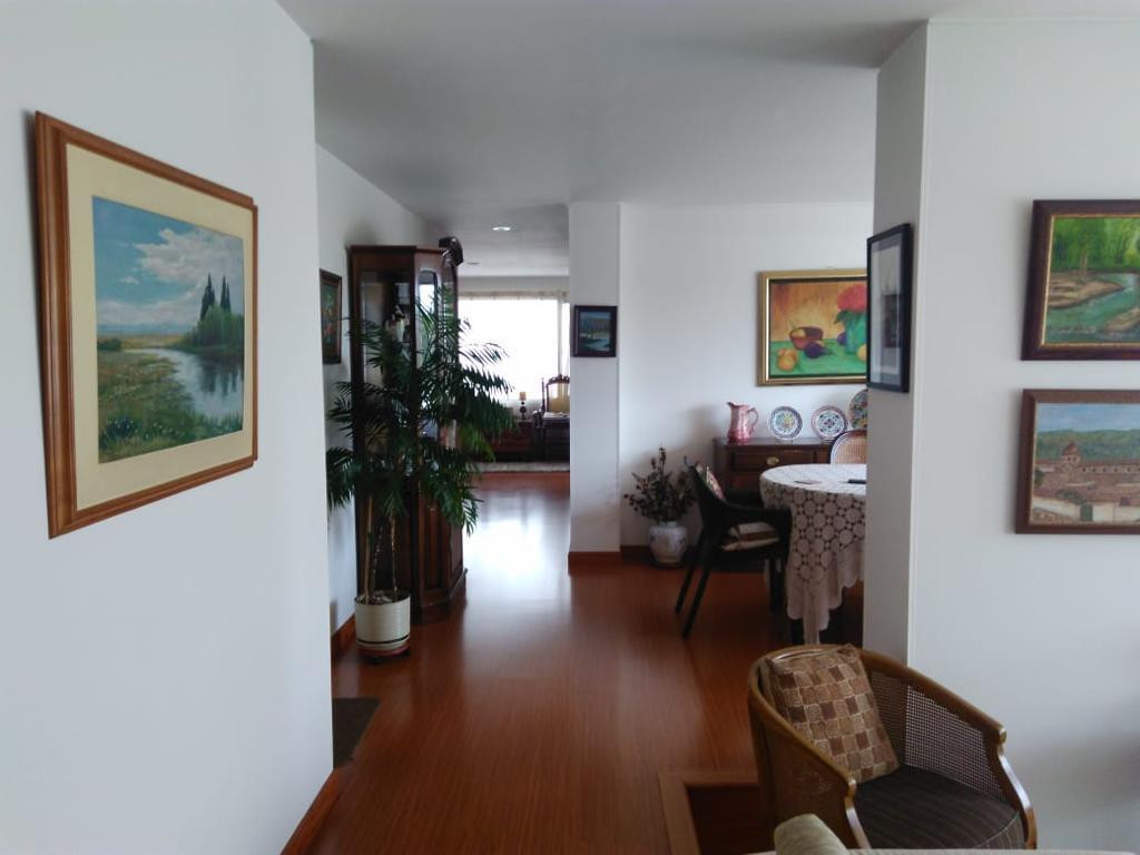 Apartamento en venta en Santa Barbara Central, Bogotá · foto 6 de 16