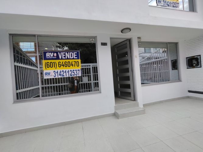 Casa en venta en Normandia Occidental, Bogotá · foto 2 de 24