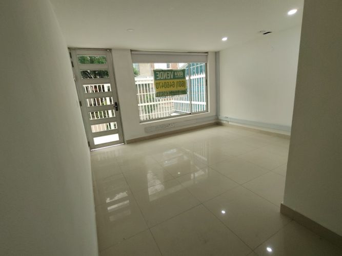 Casa en venta en Normandia Occidental, Bogotá · foto 3 de 24