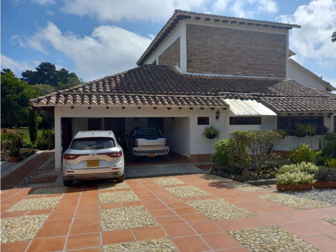 Casa de 3 alcobas en venta en Las Palmas, Envigado, 500 m² · foto 5 de 16