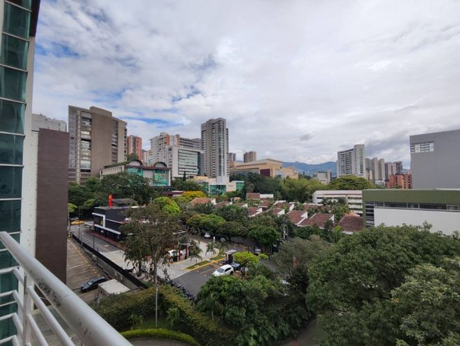 Oficina en arriendo en Los Balsos, Medellín, 79 m² · foto 7 de 8