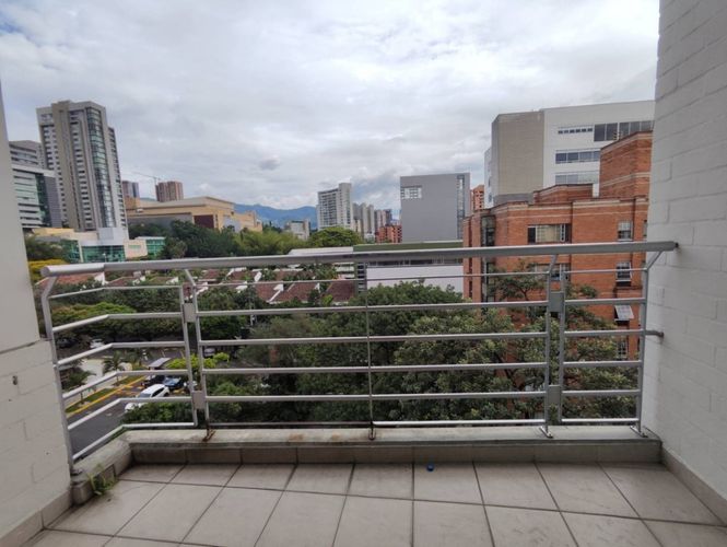 Oficina en arriendo en Los Balsos, Medellín, 79 m² · foto 8 de 8