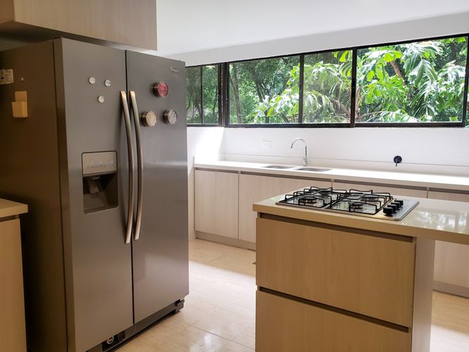 Apartamento de 3 alcobas en arriendo en Los Balsos, Medellín, 255 m² · foto 8 de 20
