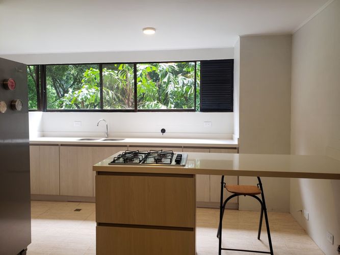 Apartamento de 3 alcobas en arriendo en Los Balsos, Medellín, 255 m² · foto 9 de 20