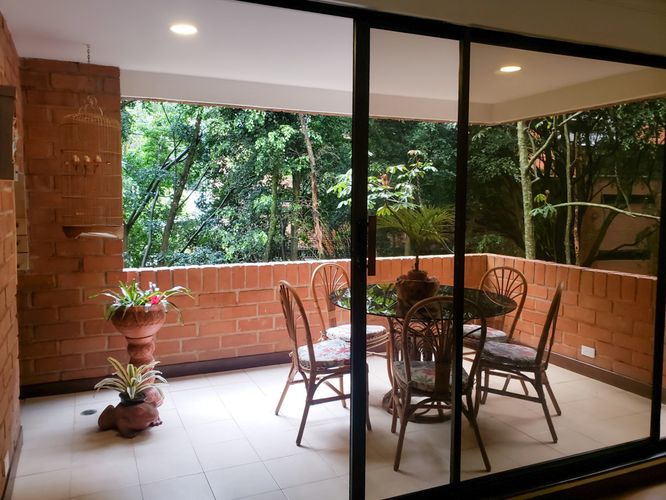 Apartamento de 3 alcobas en arriendo en Los Balsos, Medellín, 255 m² · foto 13 de 20
