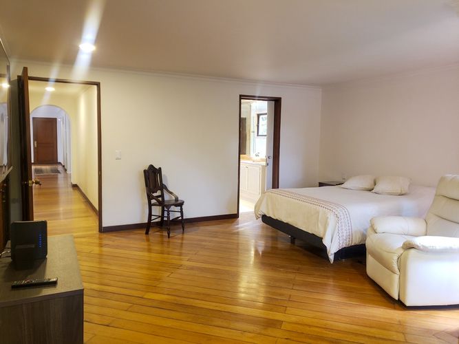 Apartamento de 3 alcobas en arriendo en Los Balsos, Medellín, 255 m² · foto 14 de 20