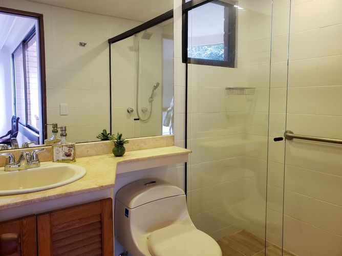 Apartamento de 3 alcobas en arriendo en Los Balsos, Medellín, 255 m² · foto 17 de 20