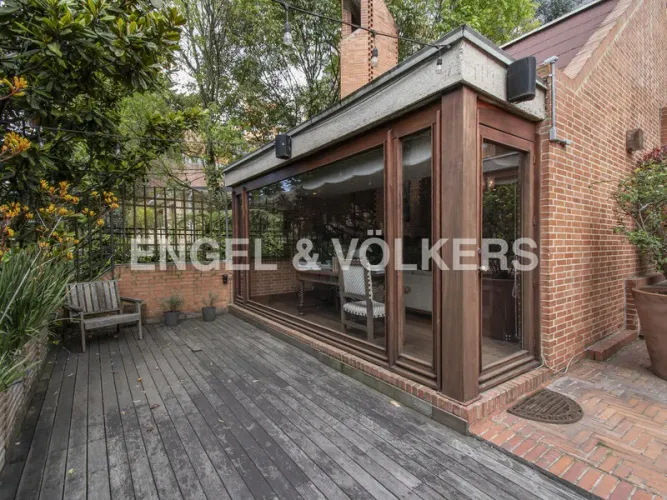 Casa de 4 alcobas en venta en Los Rosales, Bogotá, 591 m² · foto 24 de 24