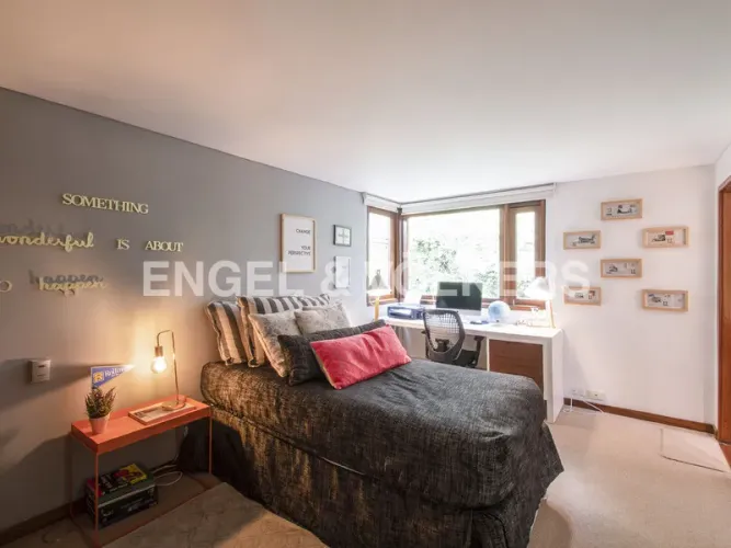 Casa de 4 alcobas en venta en Los Rosales, Bogotá, 591 m² · foto 22 de 24