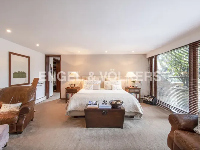 Casa de 4 alcobas en venta en Los Rosales, Bogotá, 591 m² · foto 16 de 24