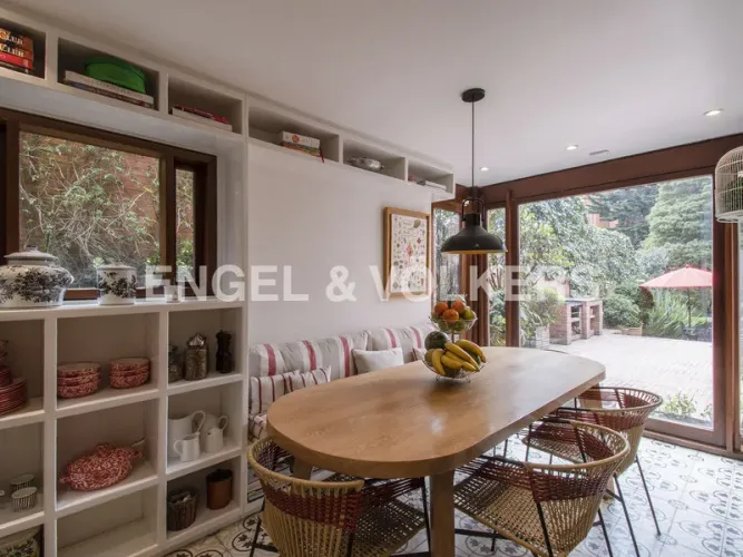 Casa de 4 alcobas en venta en Los Rosales, Bogotá, 591 m² · foto 12 de 24