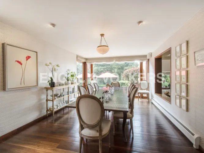 Casa de 4 alcobas en venta en Los Rosales, Bogotá, 591 m² · foto 8 de 24
