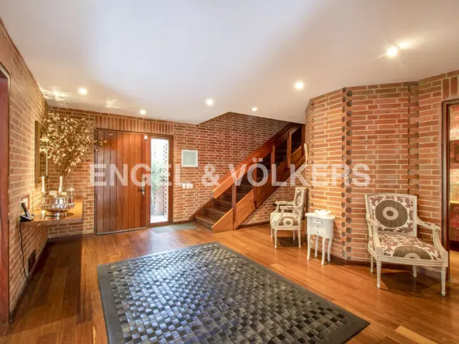 Casa de 4 alcobas en venta en Los Rosales, Bogotá, 591 m² · foto 5 de 24