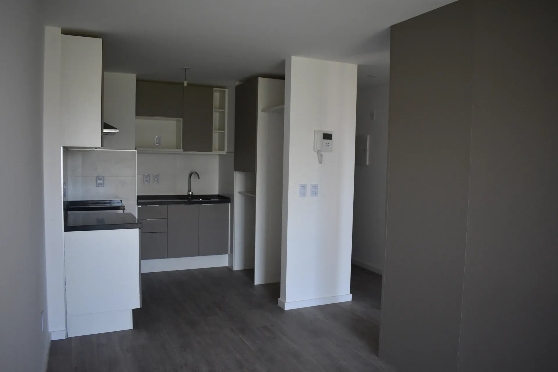 Alquiler Apartamento Un Dormitorio Con Box En El Centro · Foto 4