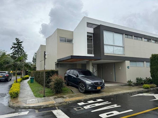 Casa de 3 alcobas en venta en Rionegro, 163 m² · foto 3 de 14