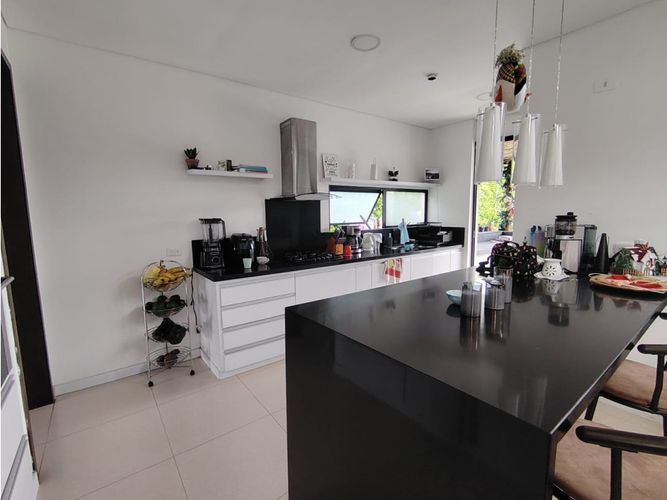 Casa de 5 alcobas en venta en Vía El Caimo, Armenia, 308 m² · foto 6 de 24