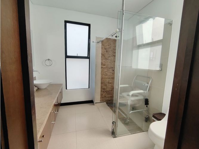 Casa de 5 alcobas en venta en Vía El Caimo, Armenia, 308 m² · foto 18 de 24