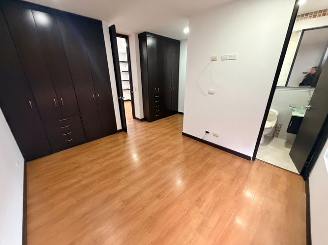 Apartaestudio en venta en Bella Suiza, Bogotá, 40 m² · foto 2 de 6