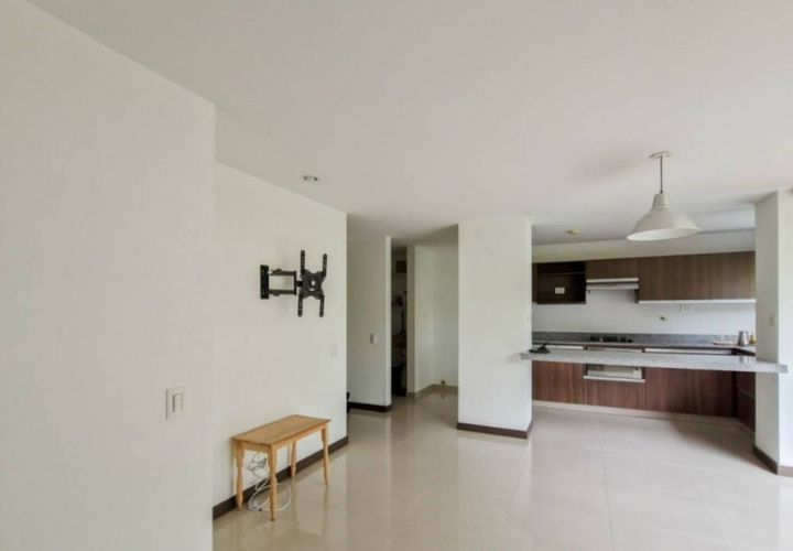 Apartamento de 3 alcobas en arriendo en Loma Del Esmeraldal, Envigado, 110 m² · foto 4 de 18