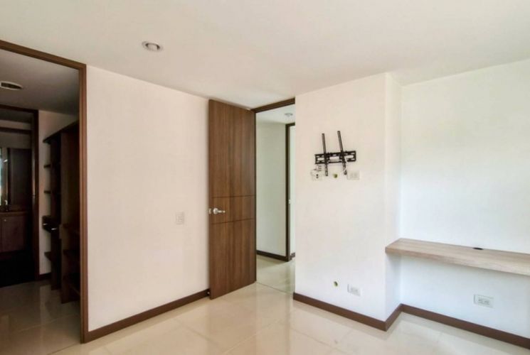 Apartamento de 3 alcobas en arriendo en Loma Del Esmeraldal, Envigado, 110 m² · foto 5 de 18