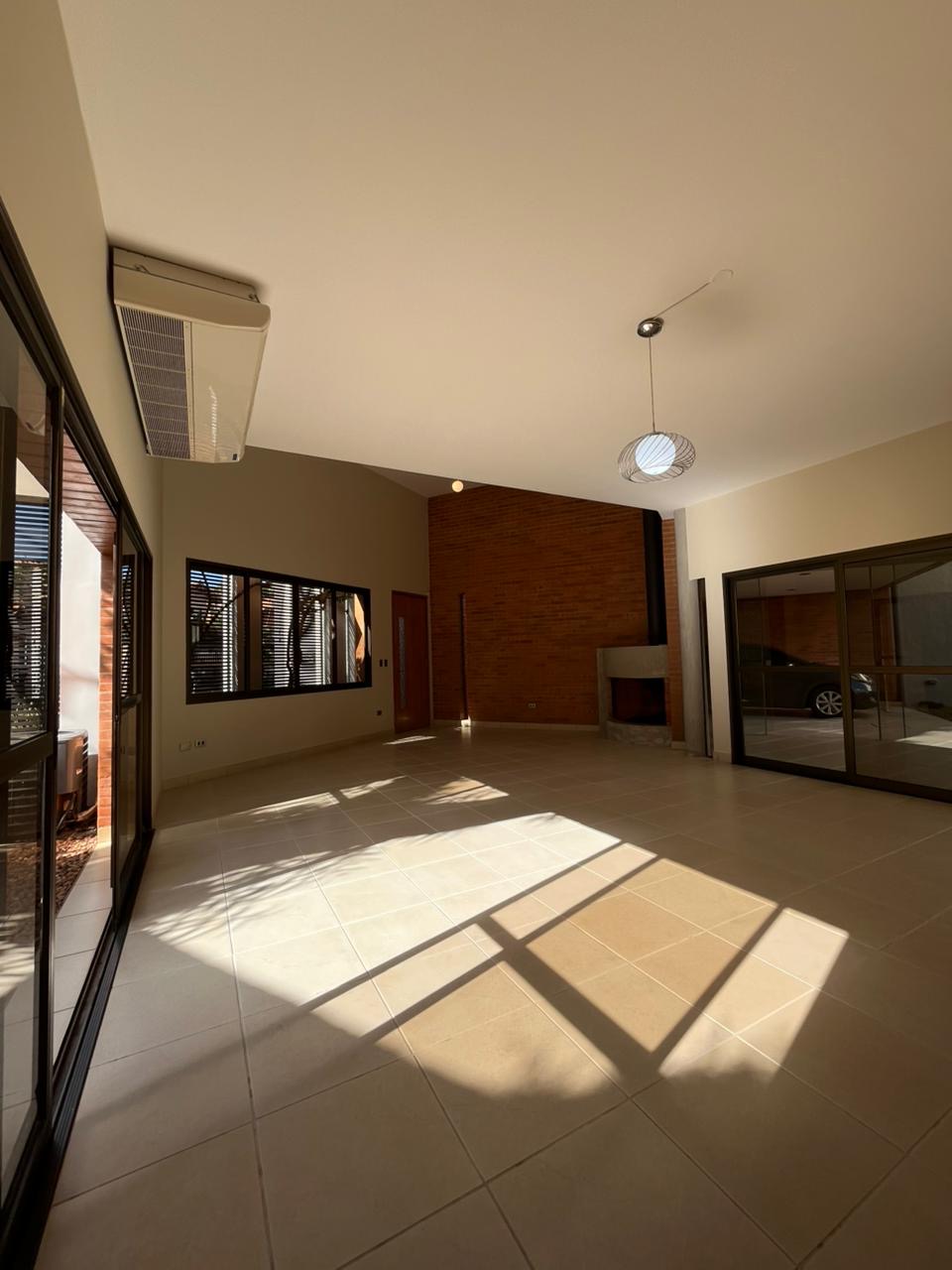 Alquilo Casa con piscina en Bo.Villa Aurelia. — Foto 2