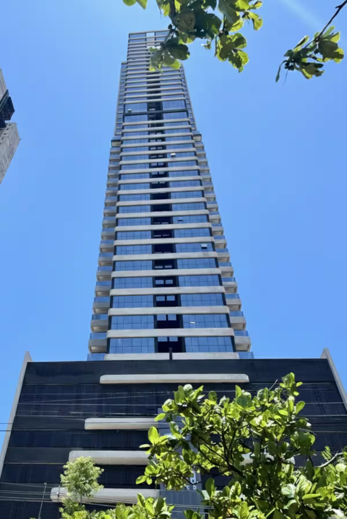 EN VENTA DEPARTAMENTO MONOAMBIENTE EN PETRA TOWER - CON RENTA ACTIVA — foto 2