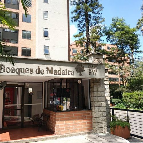Apartamento de 3 alcobas en arriendo en Los Balsos, Medellín, 78 m² · foto 12 de 18