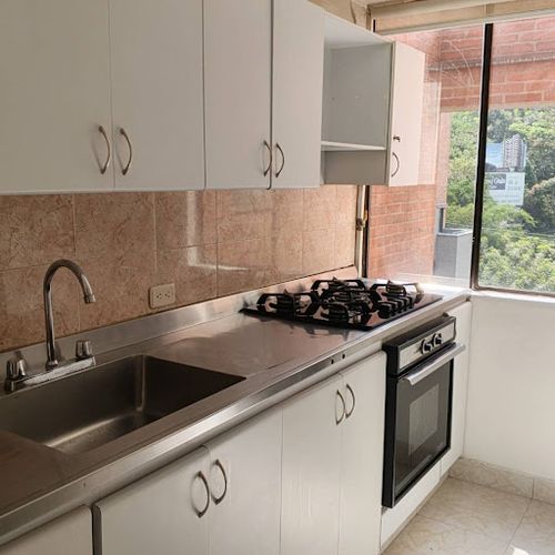 Apartamento de 3 alcobas en arriendo en Los Balsos, Medellín, 78 m² · foto 13 de 18