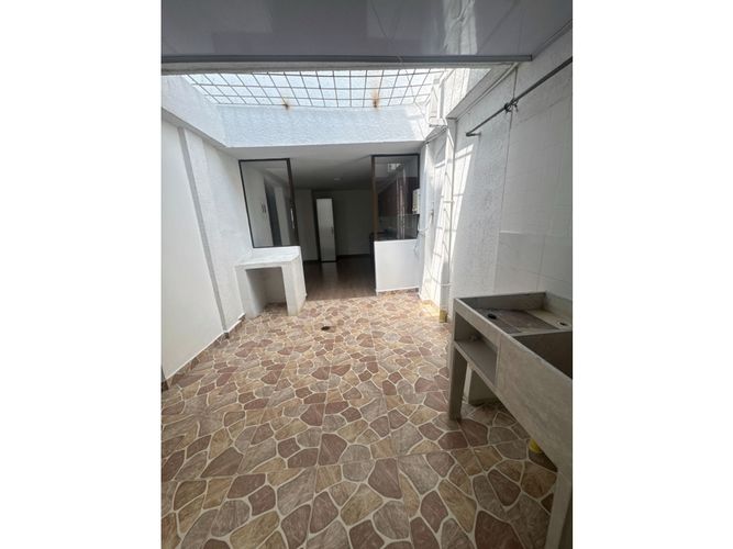 Casa de 6 alcobas en venta en Sector La Luisa Bella Suiza, Cali, 550 m² · foto 8 de 24