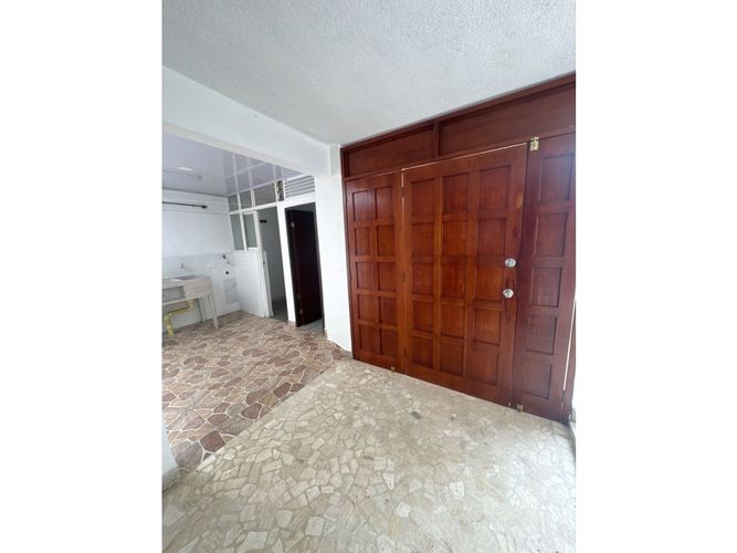 Casa de 6 alcobas en venta en Sector La Luisa Bella Suiza, Cali, 550 m² · foto 14 de 24