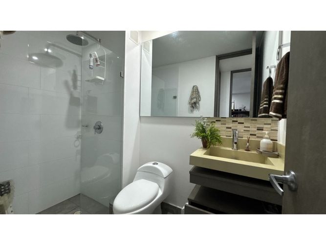 Apartamento de 3 alcobas en venta en Menga, Cali, 166 m² · foto 21 de 24