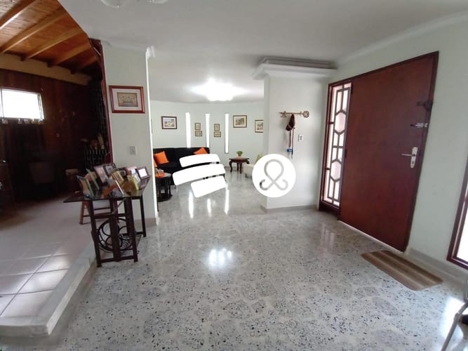 Casa de 5 alcobas en venta en Simon Bolivar, Medellín, 263 m² · foto 3 de 20