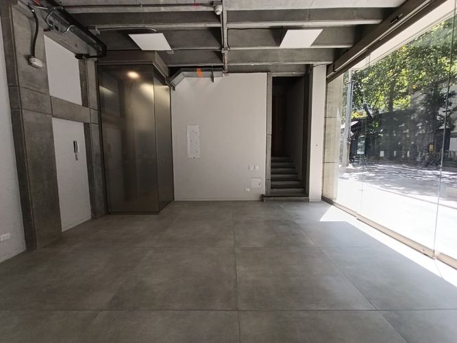 Local en arriendo en El Poblado, Medellín, 162 m² · foto 2 de 15