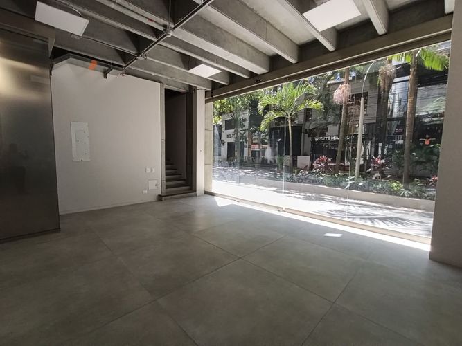 Local en arriendo en El Poblado, Medellín, 162 m² · foto 3 de 15