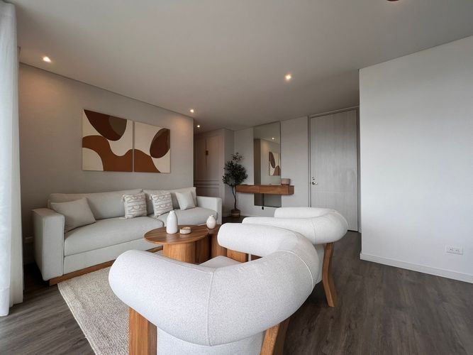 Apartamento de 2 alcobas en arriendo en Lalinde, Medellín, 94 m² · foto 2 de 12