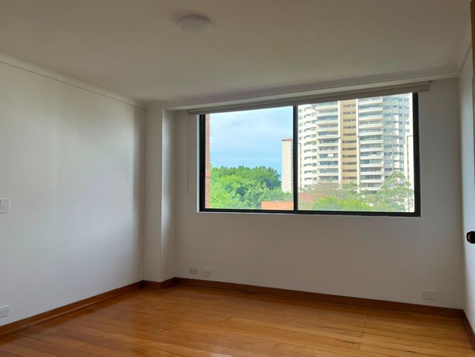 Apartamento de 3 alcobas en arriendo en El Poblado, Medellín, 200 m² · foto 4 de 17