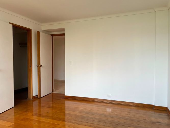 Apartamento de 3 alcobas en arriendo en El Poblado, Medellín, 200 m² · foto 12 de 17