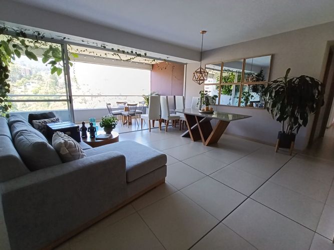 Apartamento de 3 alcobas en arriendo en Loma Del Escobero, Envigado, 134 m² · foto 3 de 19